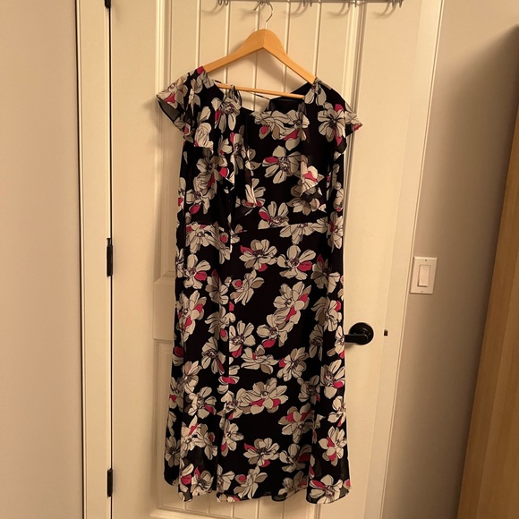 Floral dress - Picture 2 of 4